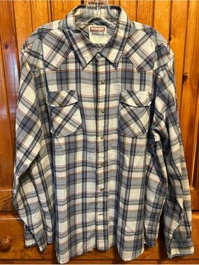 Wrangler Men's Gray and Blue Plaid Button-Front Western Shirt